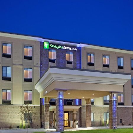 Holiday Inn Express Hotel And Suites Lincoln Airport By Ihg Ngoại thất bức ảnh