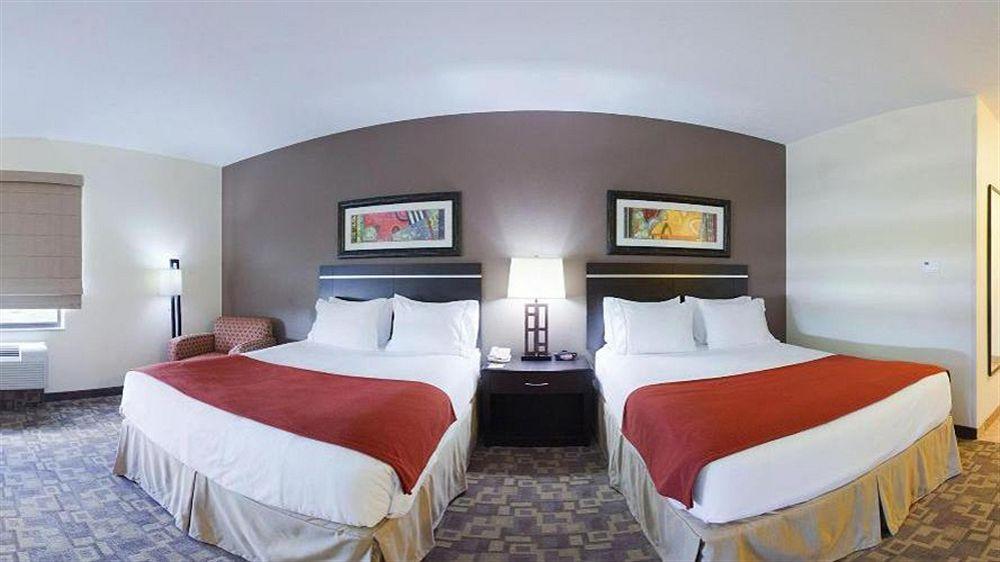Holiday Inn Express Hotel And Suites Lincoln Airport By Ihg Ngoại thất bức ảnh