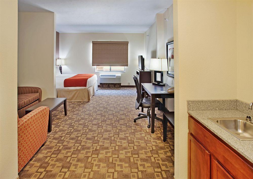 Holiday Inn Express Hotel And Suites Lincoln Airport By Ihg Phòng bức ảnh
