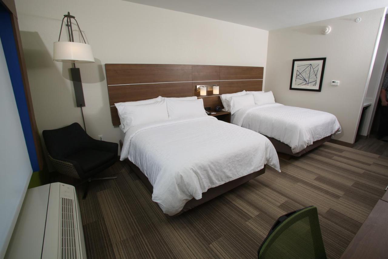 Holiday Inn Express Hotel And Suites Lincoln Airport By Ihg Ngoại thất bức ảnh
