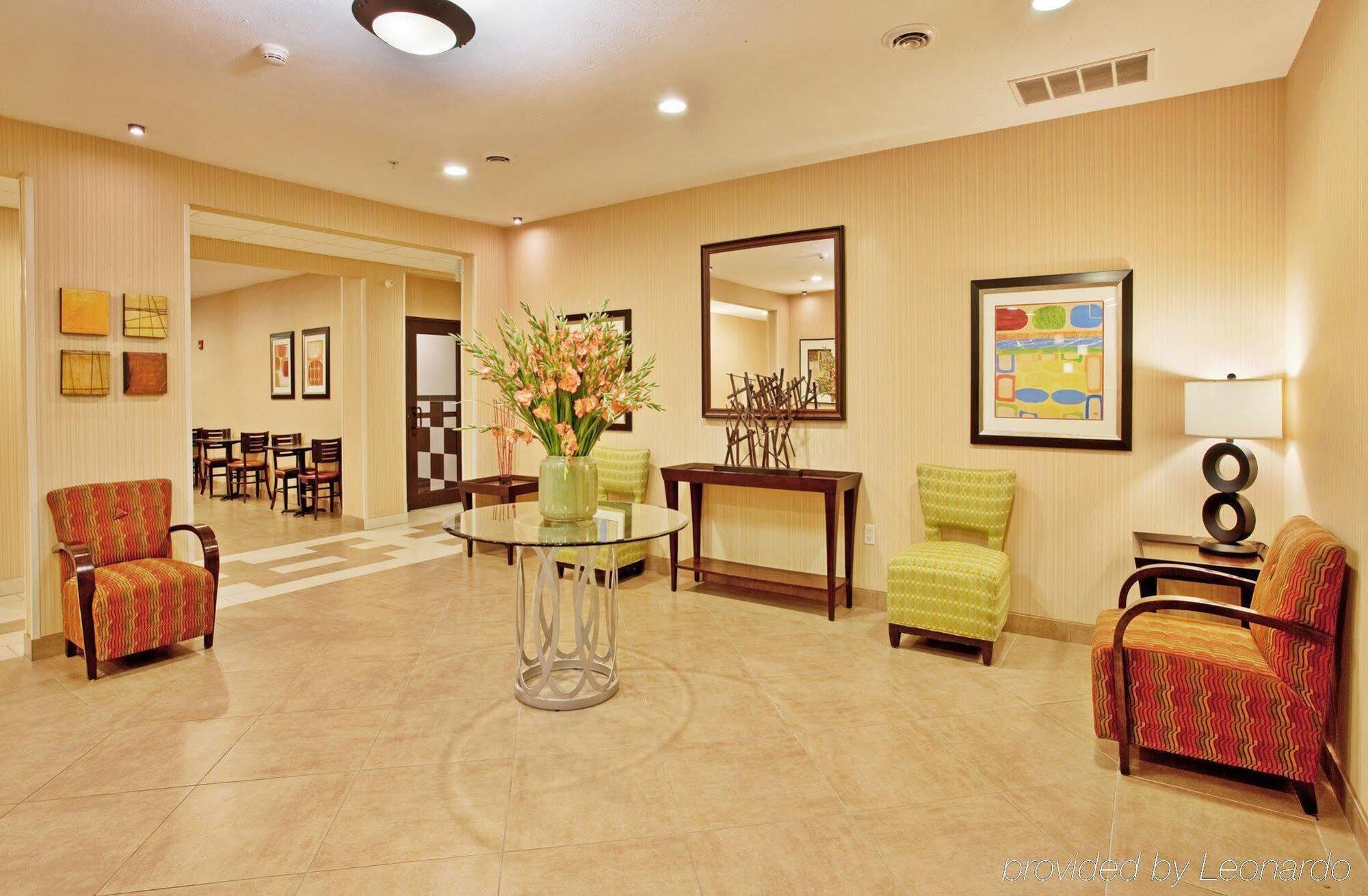 Holiday Inn Express Hotel And Suites Lincoln Airport By Ihg Ngoại thất bức ảnh