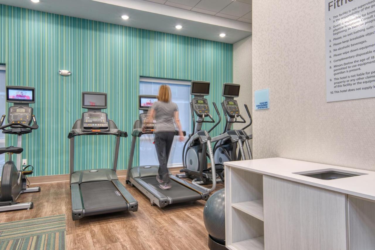 Holiday Inn Express Hotel And Suites Lincoln Airport By Ihg Ngoại thất bức ảnh