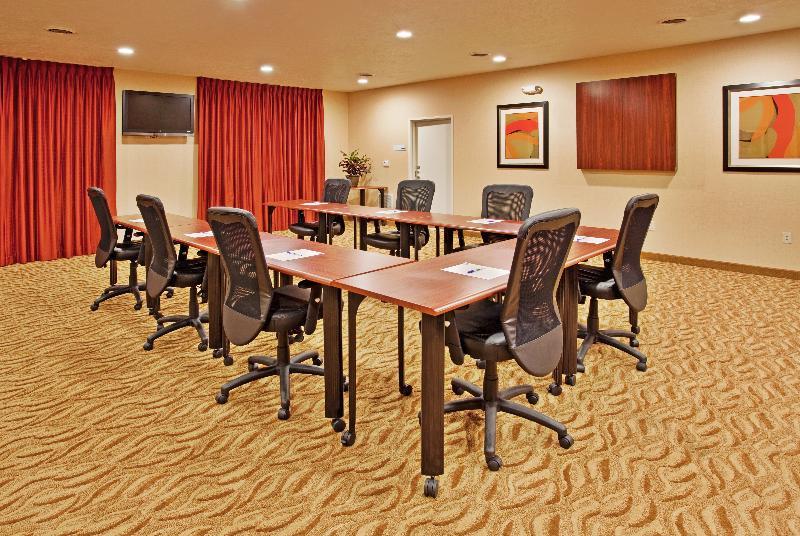 Holiday Inn Express Hotel And Suites Lincoln Airport By Ihg Ngoại thất bức ảnh