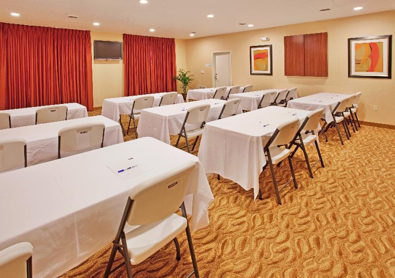 Holiday Inn Express Hotel And Suites Lincoln Airport By Ihg Ngoại thất bức ảnh